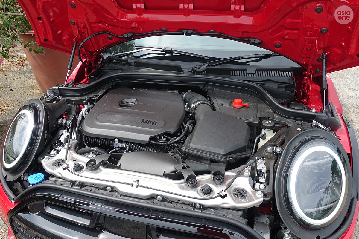 Mini JCW Convertible engine